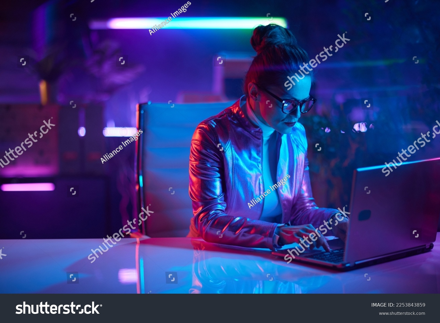 Tâ